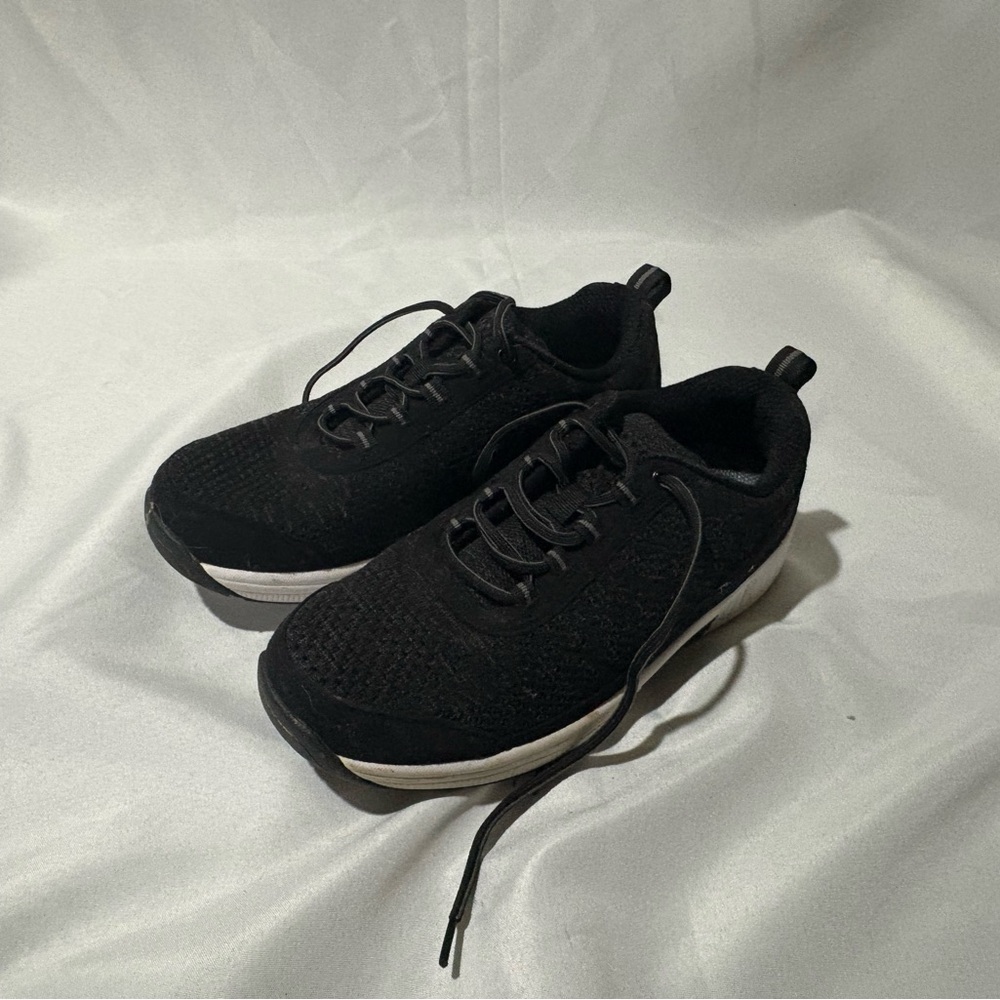 Ortho Feet Men’s Shoes - size 8.5 wide